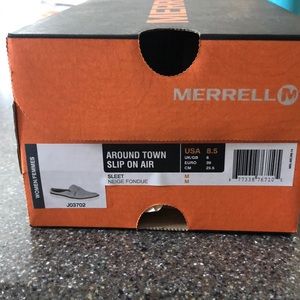 Brand new Merrell Around Town slip-on